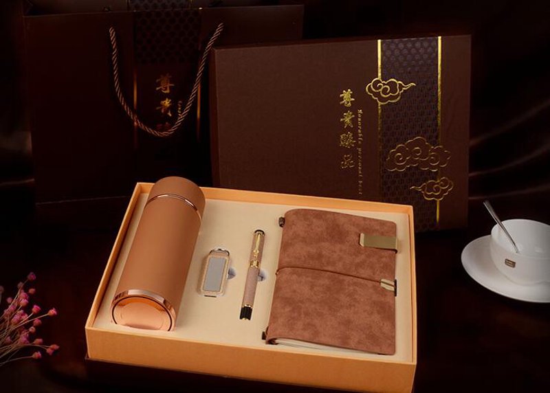 逛文创市场：博物馆里的创意宝藏